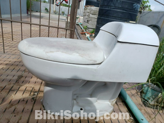 bathroom high commode